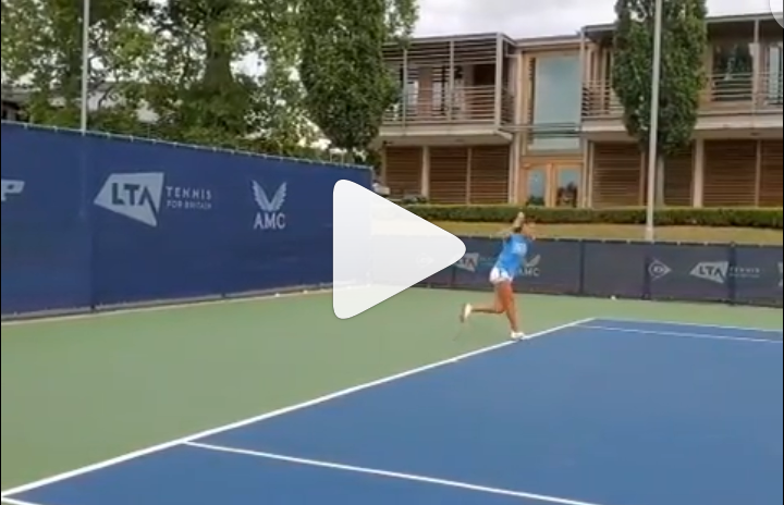 Inspiredlovers Screenshot_20210927-210656 Emma Raducanu Emulates Roger Federer During a Practice Session Sports Tennis  