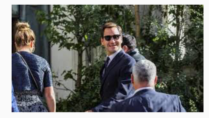 Inspiredlovers Screenshot_20211019-061558 ROGER FEDERER walking without any crutches at ALEXANDRE ARNAULT'S WEDDING ALONGSIDE BEYONCE AND MORE Sports Tennis  