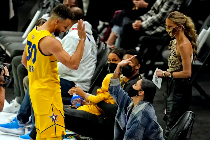 Inspiredlovers Screenshot_20211203-234934 Davion on how Steph Curry gave him welcome to NBA NBA Sports  
