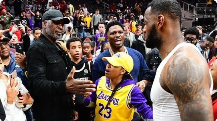 Inspiredlovers Screenshot_20220202-235855 Oakley tells story of LeBron saying Dolan is why he’d never... NBA Sports  Rich Paul Oakley NBA Lakers Dwyane Wade and Chris Bosh 