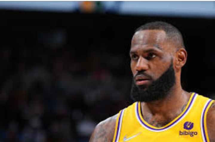 Inspiredlovers Screenshot_20220225-070945 LeBron James is wearing a new crown as he implanted a... NBA Sports  NBA News Lebron James Lakers 