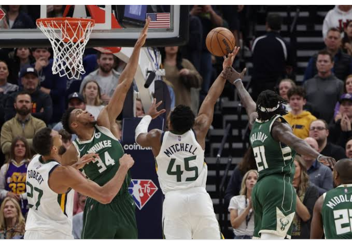 Inspiredlovers Screenshot_20220404-202139 The defending NBA champion Bucks on brink of season sweep vs. rival NBA Sports  NBA Milwaukee Bucks Khris Middleton iannis Antetokounmpo. Bull 