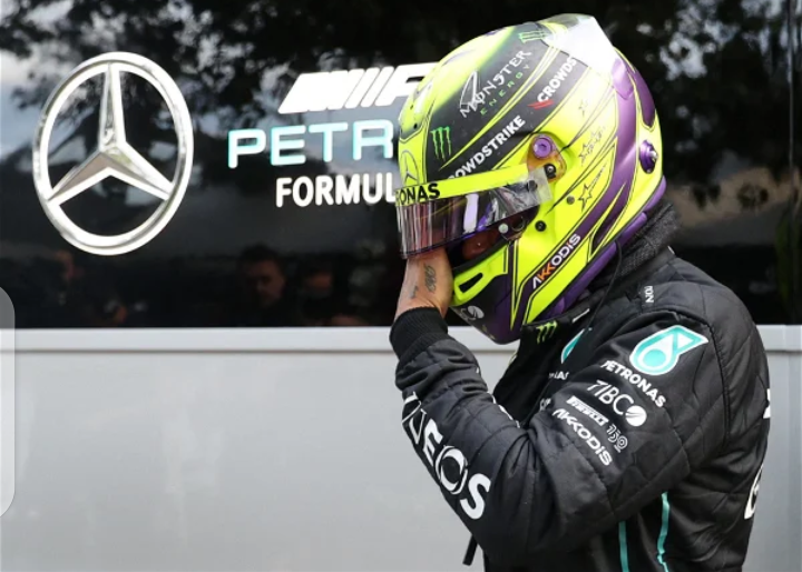 Inspiredlovers Screenshot_20220424-201626 Lewis Hamilton "clearly worried" as huge F1 concern looms for Mercedes star Boxing Sports  Lewis Hamilton Formula 1 F1 News 