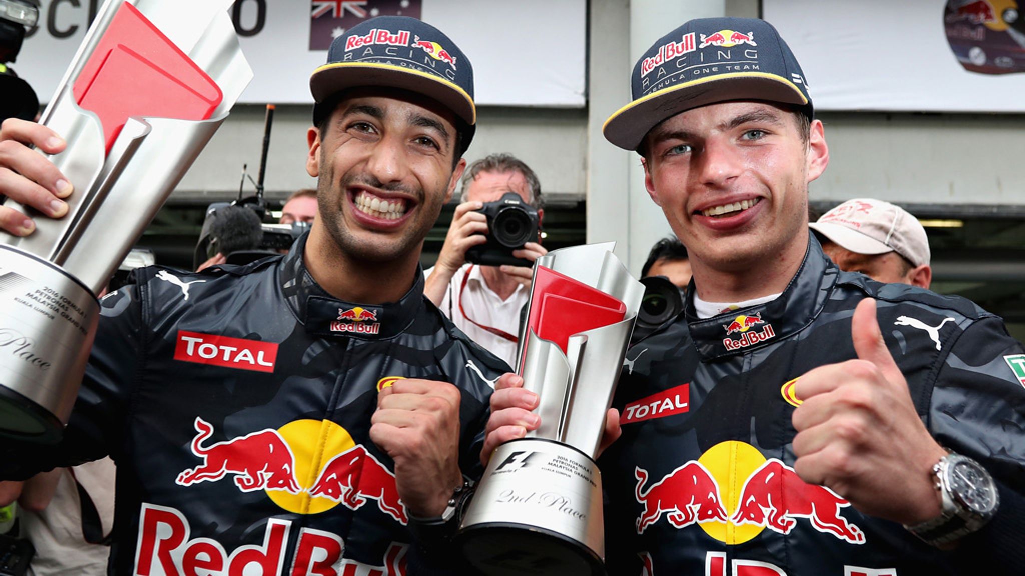 Inspiredlovers red-bull-f1-verstappen-ricciardo-conclusions_3799323 Ricciardo’s point to prove; Red Bull’s awkward issue Boxing Sports  Red Bull Rcung Red Bull and Sergio Perez Max Verstappen Formula 1 F1 News Daniel Ricciardo 