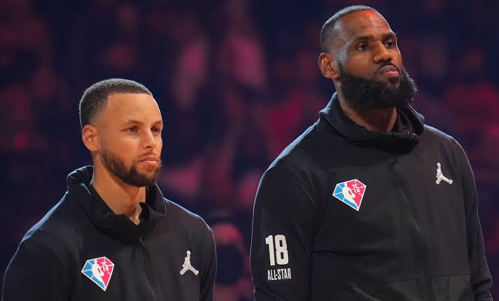 Inspiredlovers images-2022-11-24T195500.378 NBA Fans react to Stephen Curry's revelation of his first encounter with LeBron James. Says he still... NBA Sports  Stephen Curry Lebron James 