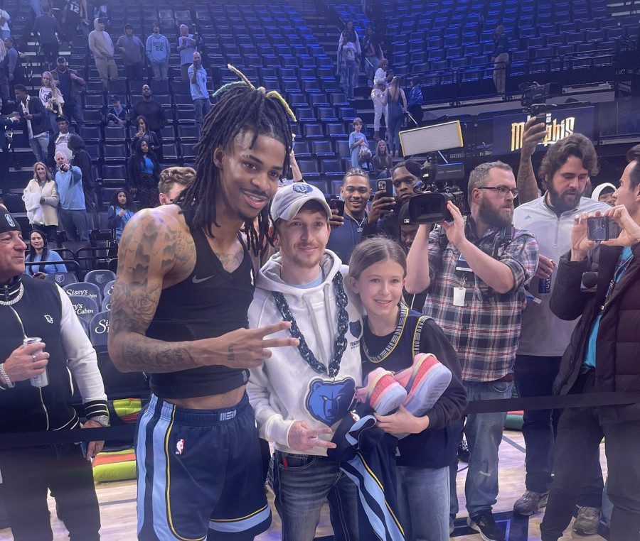 Inspiredlovers FmPfAW1WYAEnxeV-1-e1673561178350 Grizzlies star Ja Morant gives young fan his game-worn jersey and Ja 1 Nike shoes, which haven’t been released to the public yet because of... NBA Sports  NBA World NBA News Memphis Grizzlies Ja Morant 