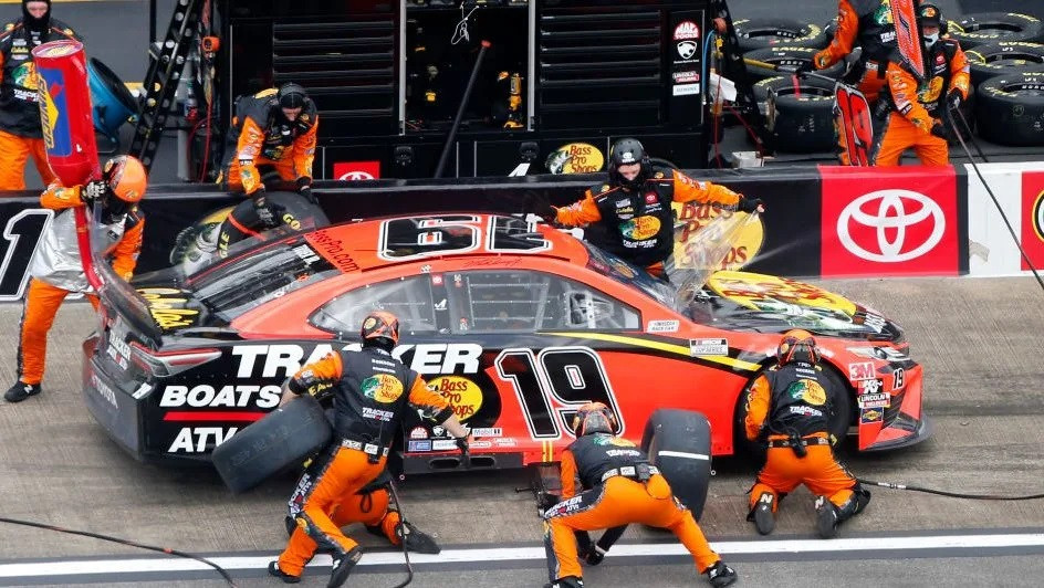 Inspiredlovers GettyImages-1251384409-e1599236686969 Martin Truex Jr Will Be Without Two Key Components of His Crew for Next Two Race as... Boxing Sports  NASCAR News Martin Truex Jr. Kyle Busch 