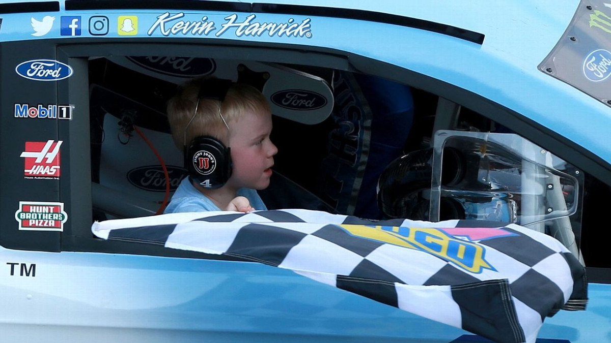 Inspiredlovers r413695_1296x729_16-9 Kevin Harvick got into a little trouble Boxing Sports  NASCAR News Kevin Harvick 