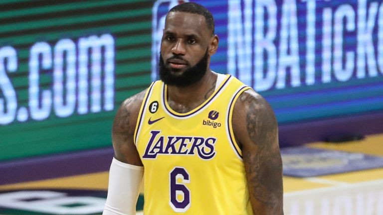 Inspiredlovers Lakers-could-end-up-with-giant-headache-if-LeBron-James-gets-his-wish Lakers could end up with 'giant headache' if LeBron James gets his wish NBA Sports  Lebron James Lakers Kyrie Irving 