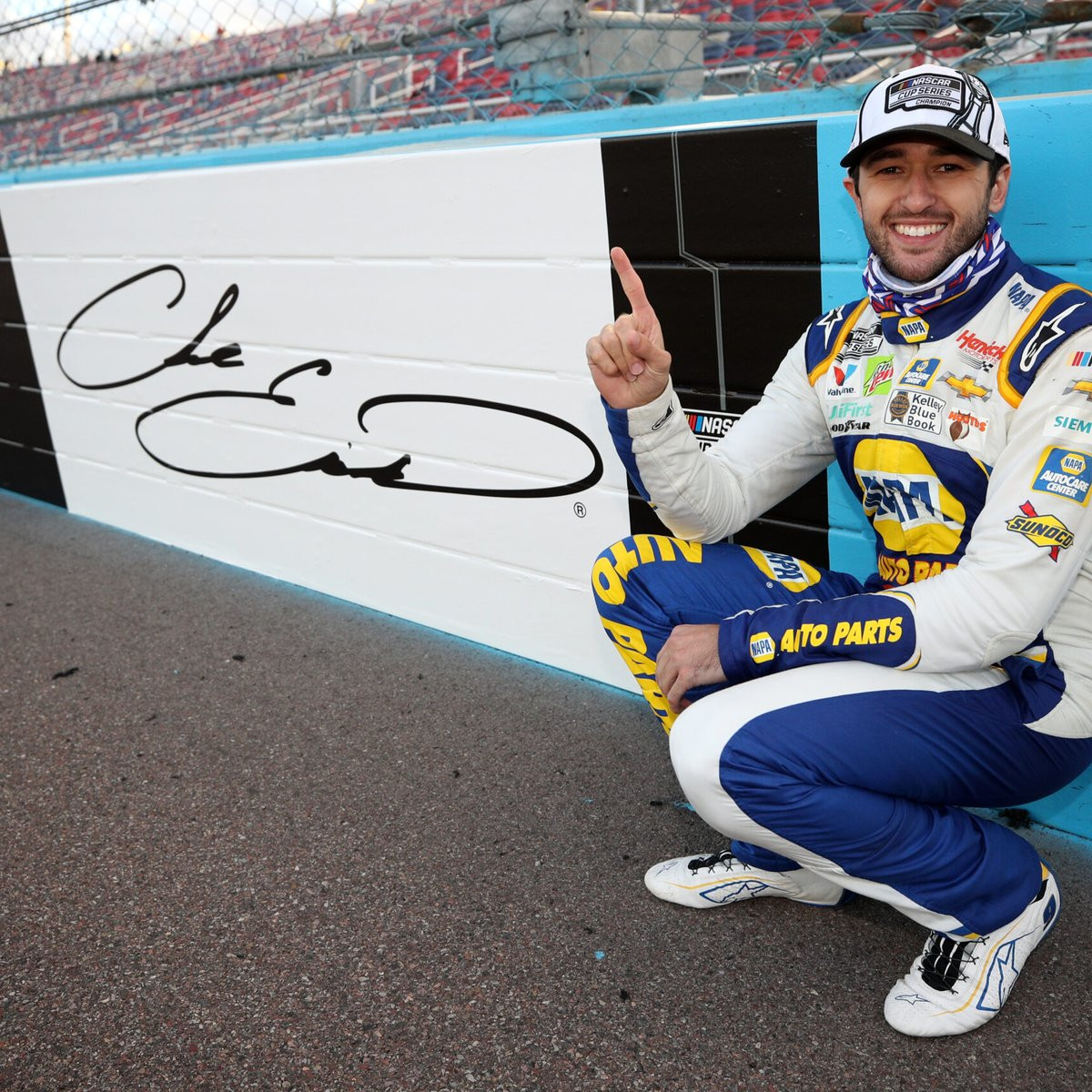 Inspiredlovers Chase-Elliott-signature-scaled-1 Kevin Harvick’s Departure Puts NASCAR in a Predicament, Highlighting Jeff Gordon’s Complaint Boxing Sports  NASCAR News Kevin Harvick 