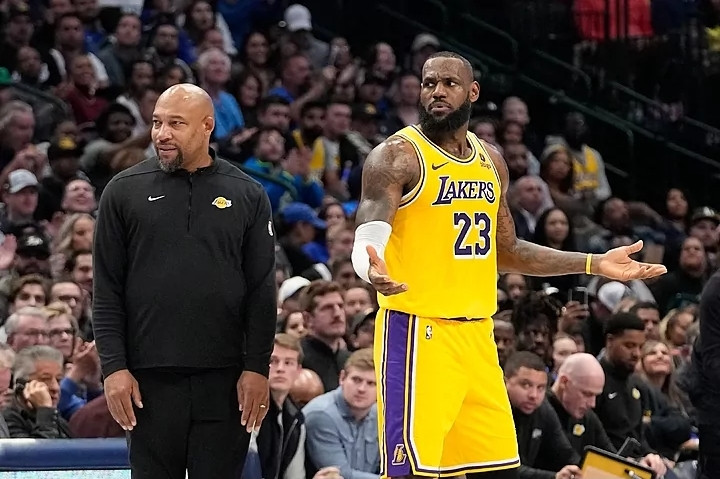 Inspiredlovers Screenshot_20240105-045254 Lakers Coach Darvin Ham and Lakers players Disagree with One Another Over the... Sports  NBA News Lebron James Lakers 