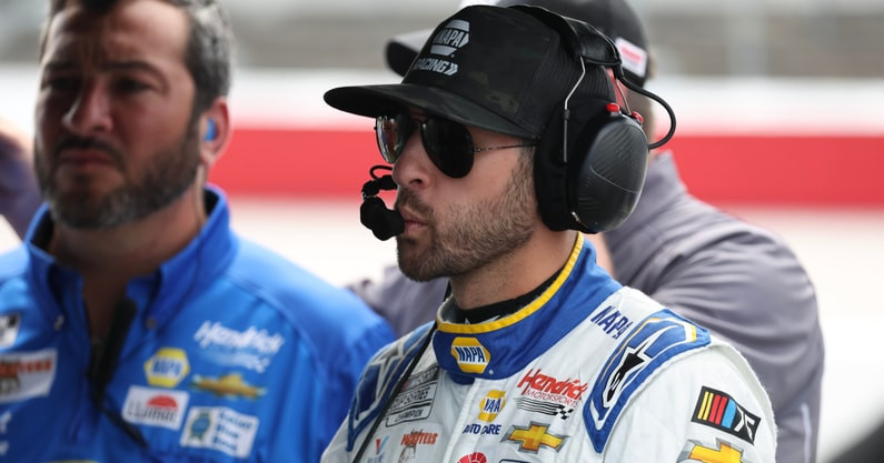 Inspiredlovers chase-elliott-chevrolet-darlington Chase Elliott's NASCAR spotter suspended after arrest for battery of an unborn child and assault of a female. Sports  Chase Elliott 