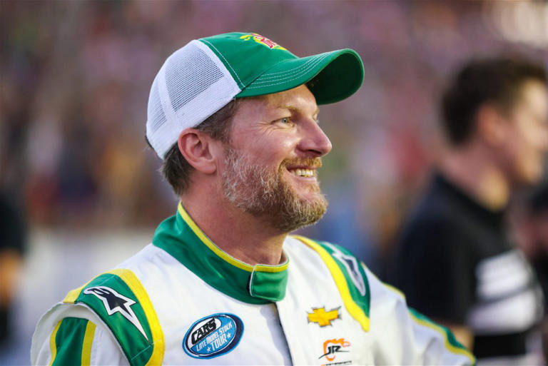 Inspiredlovers AA1myqIo Dale Earnhardt Jr Surprises His Young Driver With Crazy Amount Of Money On his 21st Birthday Sports  Dale Earnhardt Jr. 